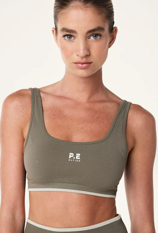 P.E. NATION RESTORE SEAMLESS SCOOP BRA IN KHAKI