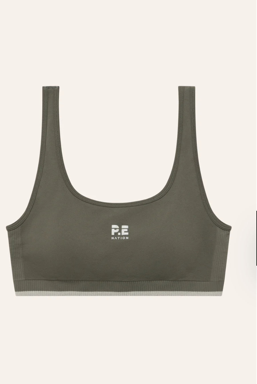 P.E. NATION RESTORE SEAMLESS SCOOP BRA IN KHAKI