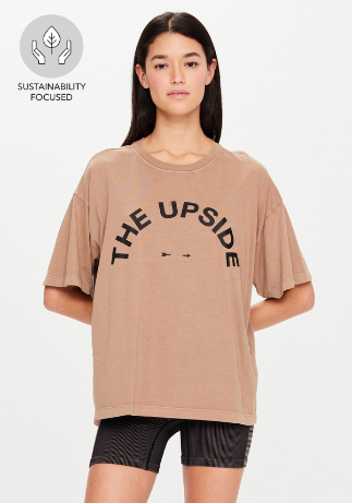 THE UPSIDE LAURA TEE IN MOCHA