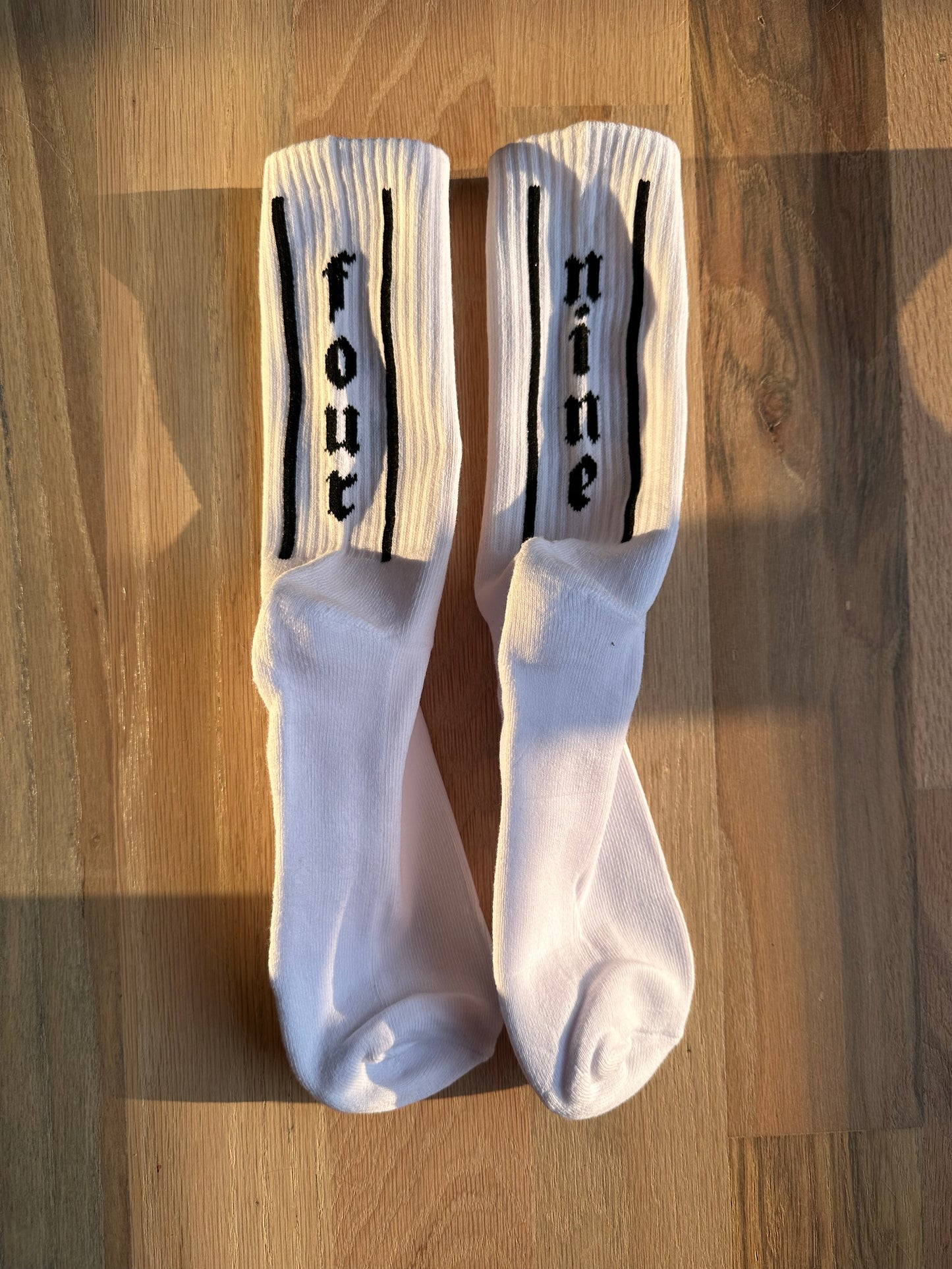 FOUR & NINE SOCKS - WHITE