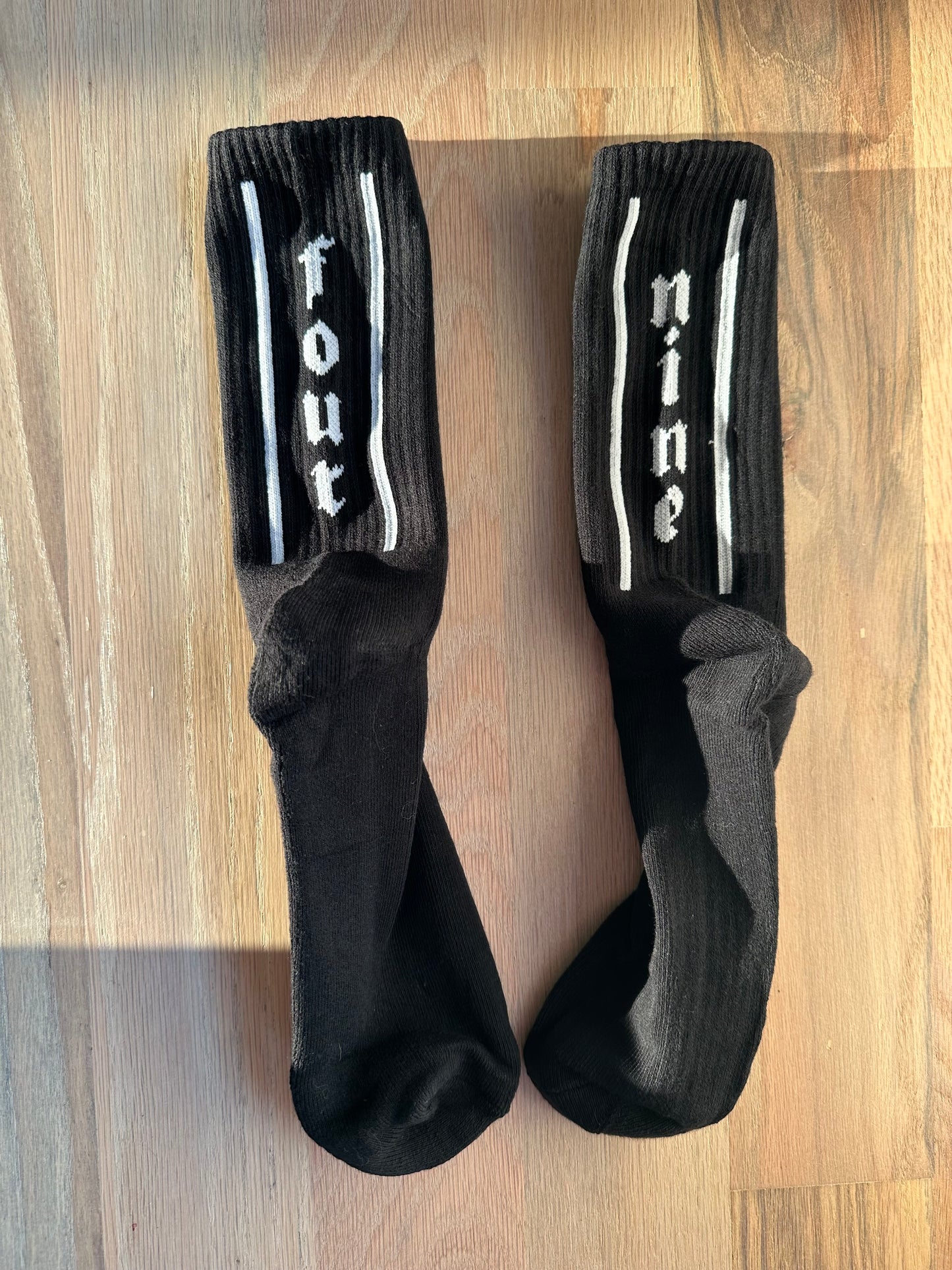 FOUR & NINE SOCKS - BLACK