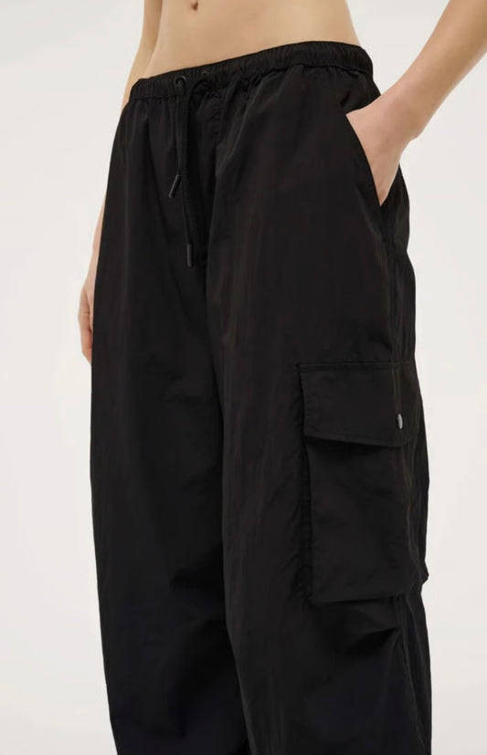P.E. NATION AWARD SPRAY PANT IN BLACK