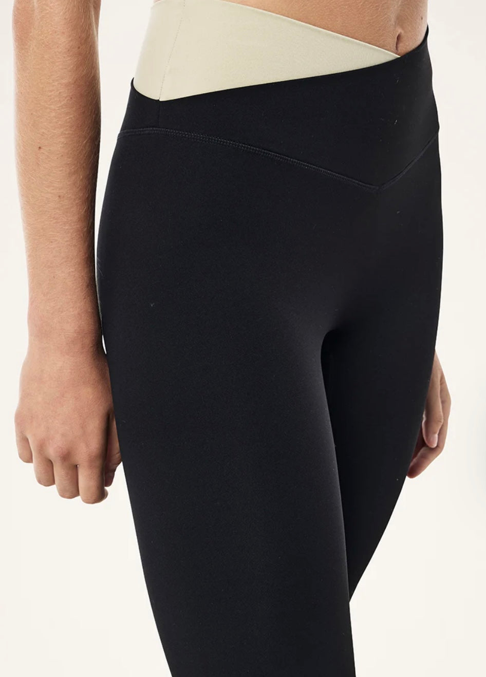 P.E. NATION WANDER FULL LENGTH LEGGING IN BLACK & BISCUIT